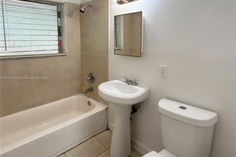 Appartement à louer à Miami, Floride: 2 chambres, 89.19 m2 № 1935881 - photo 13