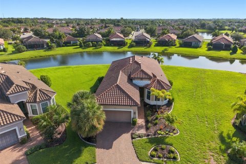 House in Palmetto, Florida 3 bedrooms, 192.4 sq.m. № 2227907