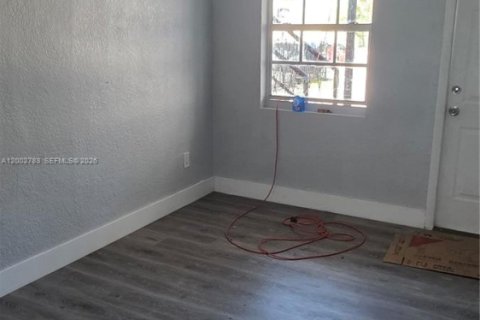 Condo in Miami, Florida, 2 bedrooms  № 2068149 - photo 4