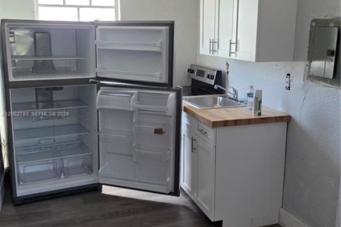 Condo in Miami, Florida, 2 bedrooms  № 2068149 - photo 2