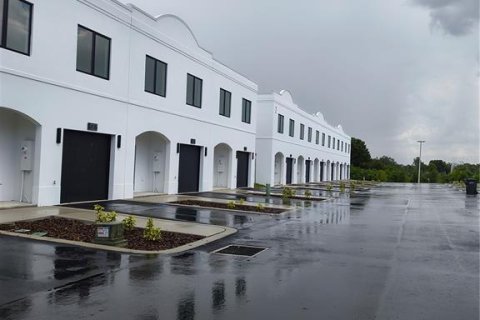 Touwnhouse à vendre à Tampa, Floride: 3 chambres, 161.37 m2 № 2210677 - photo 2