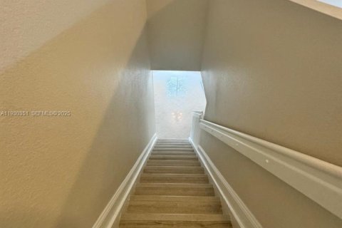 House in Miramar, Florida 4 bedrooms, 249.35 sq.m. № 1994950 - photo 10