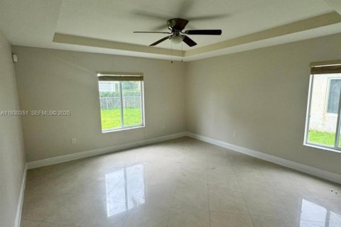 House in Miramar, Florida 4 bedrooms, 249.35 sq.m. № 1994950 - photo 11