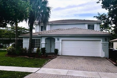 House in Miramar, Florida 4 bedrooms, 249.35 sq.m. № 1994950 - photo 27