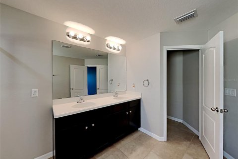 House in Ruskin, Florida 4 bedrooms, 239.69 sq.m. № 2198746 - photo 8