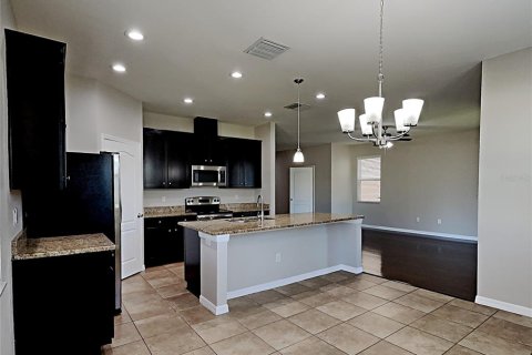 House in Ruskin, Florida 4 bedrooms, 239.69 sq.m. № 2198746 - photo 4