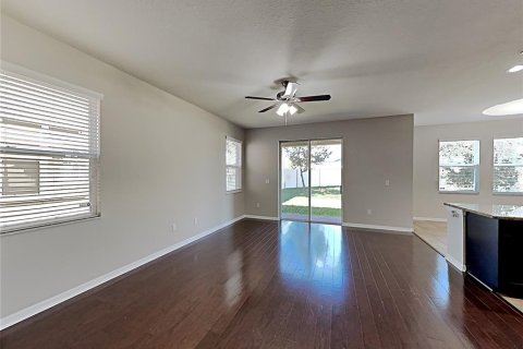 House in Ruskin, Florida 4 bedrooms, 239.69 sq.m. № 2198746 - photo 3