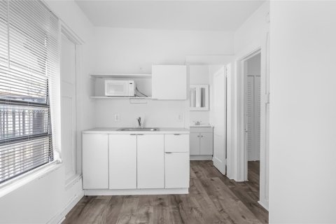 House in Miami, Florida 1 bedroom, 51.1 sq.m. № 1925255 - photo 5