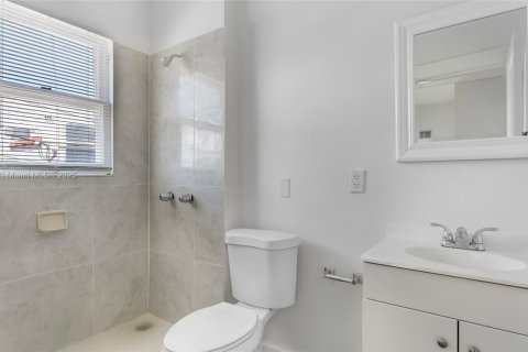 House in Miami, Florida 1 bedroom, 51.1 sq.m. № 1925255 - photo 10