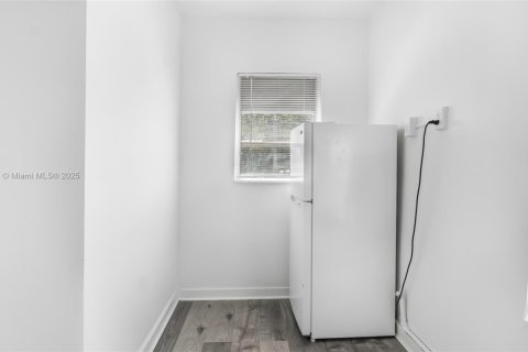 House in Miami, Florida 1 bedroom, 51.1 sq.m. № 1925255 - photo 7