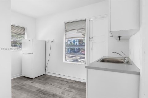 House in Miami, Florida 1 bedroom, 51.1 sq.m. № 1925255 - photo 4