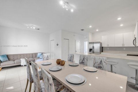 Купить таунхаус в Хомстед, Флорида 3 спальни, 135.64м2, № 1958603 - фото 11