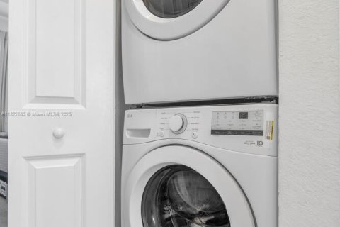 Купить таунхаус в Хомстед, Флорида 3 спальни, 135.64м2, № 1958603 - фото 23