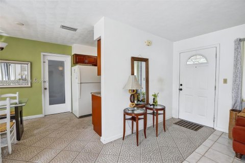 Villa ou maison à vendre à Oakland Park, Floride: 2 chambres, 90.12 m2 № 2006735 - photo 5