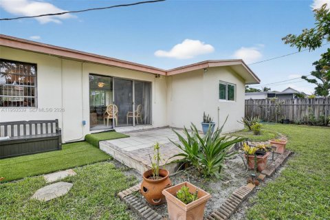 Villa ou maison à vendre à Oakland Park, Floride: 2 chambres, 90.12 m2 № 2006735 - photo 28