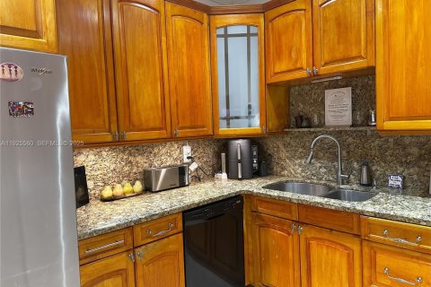 Condominio en alquiler en Key Biscayne, Florida, 2 dormitorios, 134.71 m2 № 1984128 - foto 8