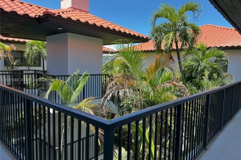 Condominio en alquiler en Key Biscayne, Florida, 2 dormitorios, 134.71 m2 № 1984128 - foto 3