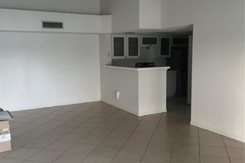 Condo in Coconut Creek, Florida, 2 bedrooms № 2242753 - photo 6
