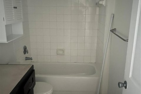 Condo in Coconut Creek, Florida, 2 bedrooms № 2242753 - photo 14
