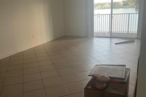 Condo in Coconut Creek, Florida, 2 bedrooms № 2242753 - photo 5