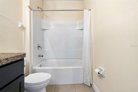 Купить виллу или дом в Ривервью, Флорида 6 комнат, 192.31м2, № 2324212 - фото 3