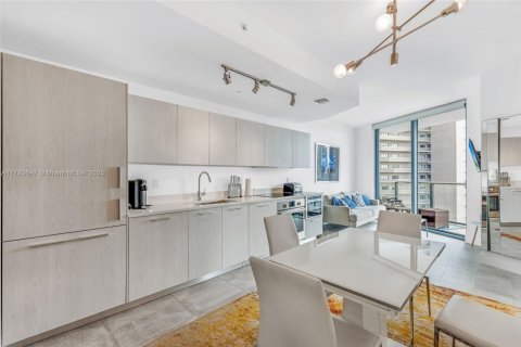 Condominio en alquiler en Miami, Florida, 1 dormitorio, 69.31 m2 № 1633646 - foto 7