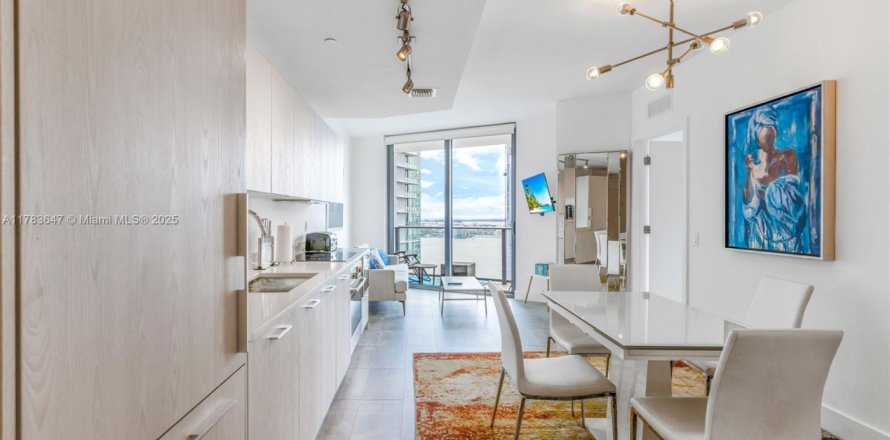 Condominio en Miami, Florida, 1 dormitorio  № 1633646