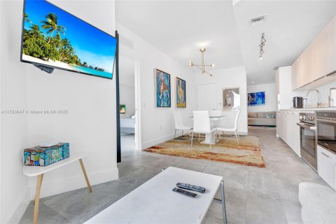 Condominio en alquiler en Miami, Florida, 1 dormitorio, 69.31 m2 № 1633646 - foto 10