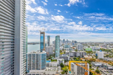 Condominio en alquiler en Miami, Florida, 1 dormitorio, 69.31 m2 № 1633646 - foto 4