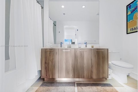 Condominio en alquiler en Miami, Florida, 1 dormitorio, 69.31 m2 № 1633646 - foto 16