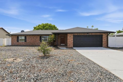 House in Deltona, Florida 3 bedrooms, 154.4 sq.m. № 2113446