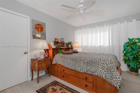 Copropriété à vendre à Hallandale Beach, Floride: 2 chambres, 157.93 m2 № 2385193 - photo 23