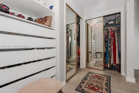Copropriété à vendre à Hallandale Beach, Floride: 2 chambres, 157.93 m2 № 2385193 - photo 20