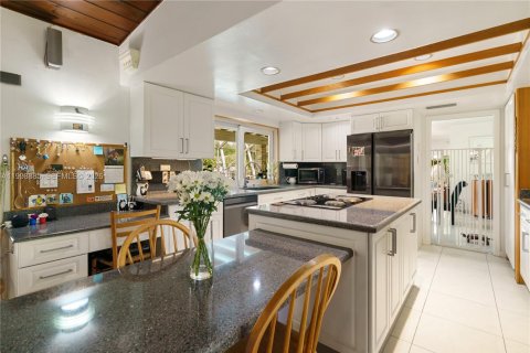 Купить виллу или дом в Пайнкрест, Флорида 4 спальни, 243.03м2, № 2068117 - фото 7