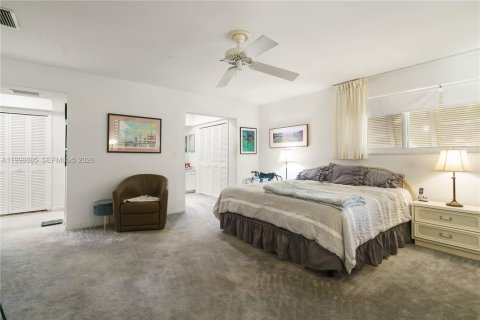 Купить виллу или дом в Пайнкрест, Флорида 4 спальни, 243.03м2, № 2068117 - фото 11