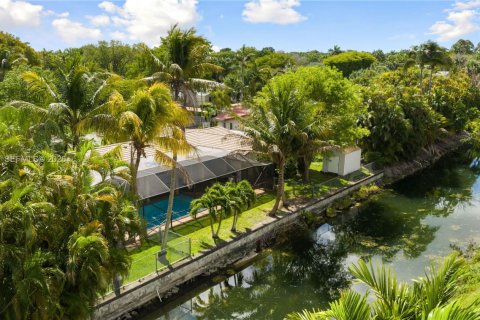 Купить виллу или дом в Пайнкрест, Флорида 4 спальни, 243.03м2, № 2068117 - фото 22