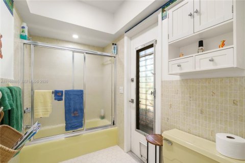 Купить виллу или дом в Пайнкрест, Флорида 4 спальни, 243.03м2, № 2068117 - фото 16