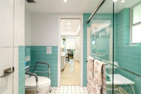 Купить виллу или дом в Пайнкрест, Флорида 4 спальни, 243.03м2, № 2068117 - фото 12