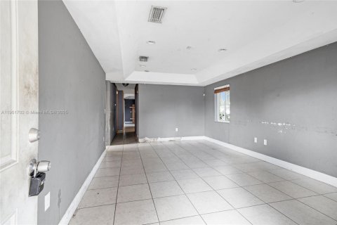 Casa en venta en Miami, Florida, 3 dormitorios, 134.71 m2 № 1955020 - foto 4
