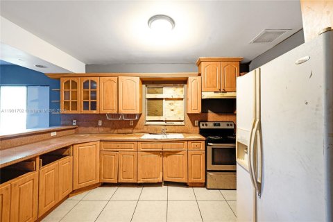 Casa en venta en Miami, Florida, 3 dormitorios, 134.71 m2 № 1955020 - foto 6