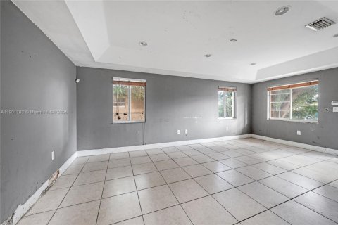 Casa en venta en Miami, Florida, 3 dormitorios, 134.71 m2 № 1955020 - foto 3