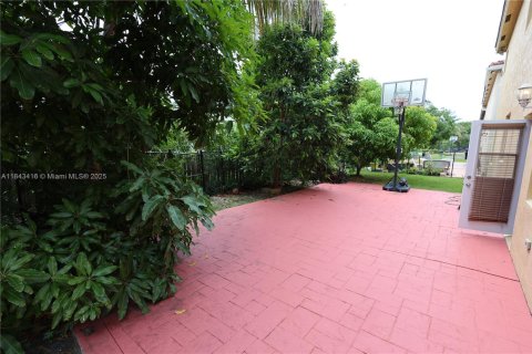 House in Miami Gardens, Florida 6 bedrooms, 313.92 sq.m. № 1836813 - photo 19