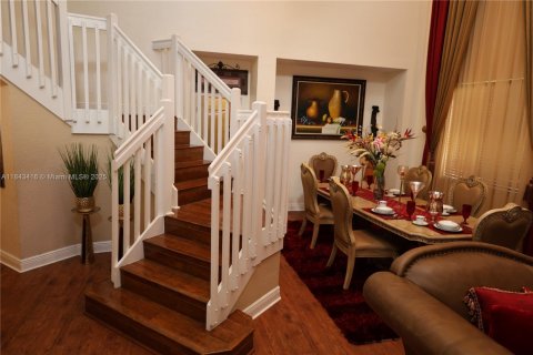 House in Miami Gardens, Florida 6 bedrooms, 313.92 sq.m. № 1836813 - photo 4