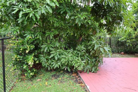 House in Miami Gardens, Florida 6 bedrooms, 313.92 sq.m. № 1836813 - photo 8