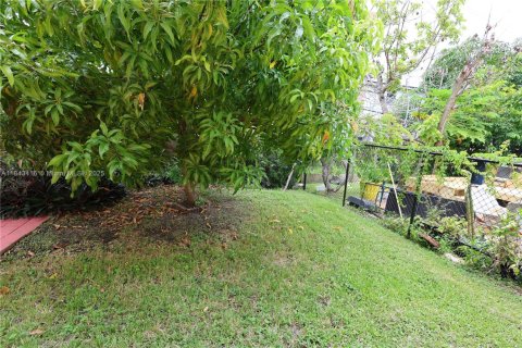 House in Miami Gardens, Florida 6 bedrooms, 313.92 sq.m. № 1836813 - photo 22