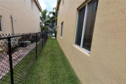 House in Miami Gardens, Florida 6 bedrooms, 313.92 sq.m. № 1836813 - photo 21