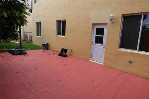 House in Miami Gardens, Florida 6 bedrooms, 313.92 sq.m. № 1836813 - photo 18