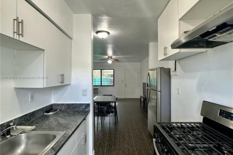 Купить коммерческую недвижимость в Майами-Бич, Флорида 394.28м2, № 2025790 - фото 8