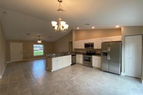 Casa en alquiler en Ocala, Florida, 3 dormitorios, 124.02 m2 № 2229436 - foto 4