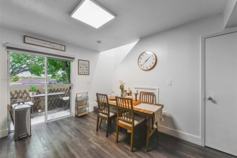 Condo à Miami, Floride, 2 chambres  № 2248163